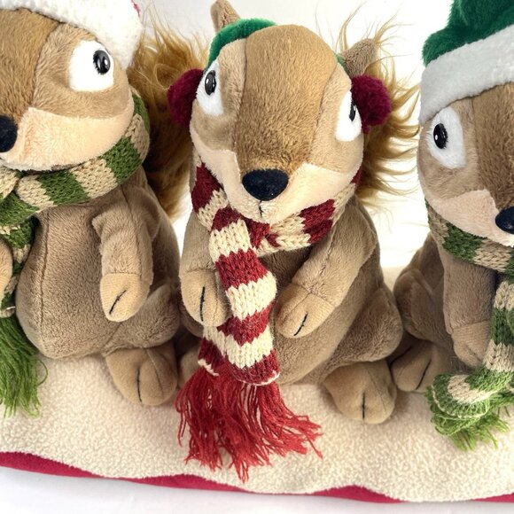Vintage Singing Christmas Chipmunks Plush Carlton Cards Animatronic Squirrel - Picture 3 of 16